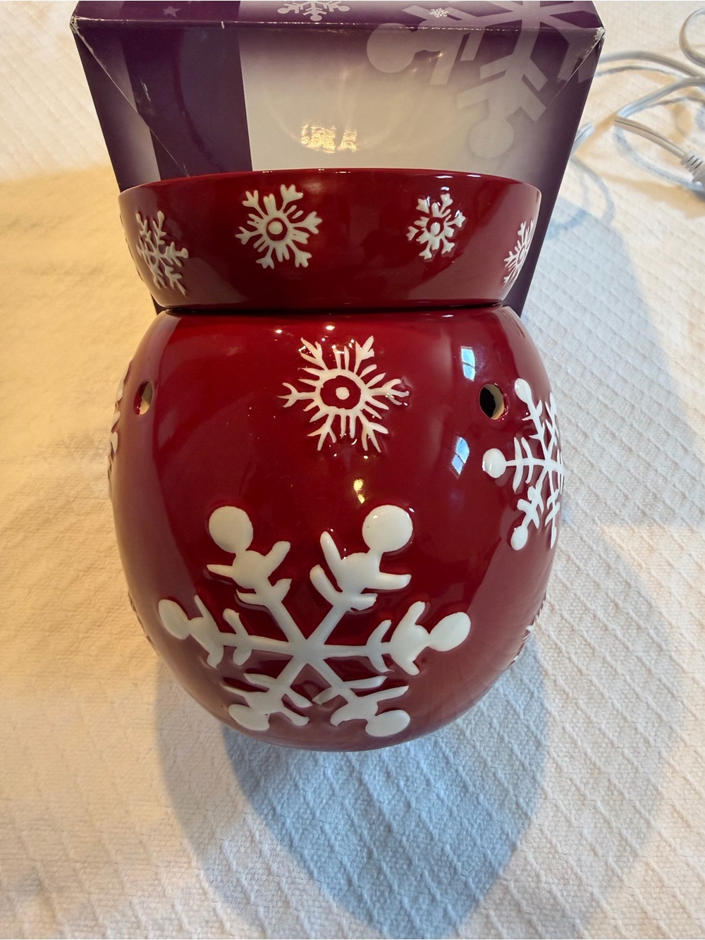 Scentsy Red Ceramic Snowflake Warmer